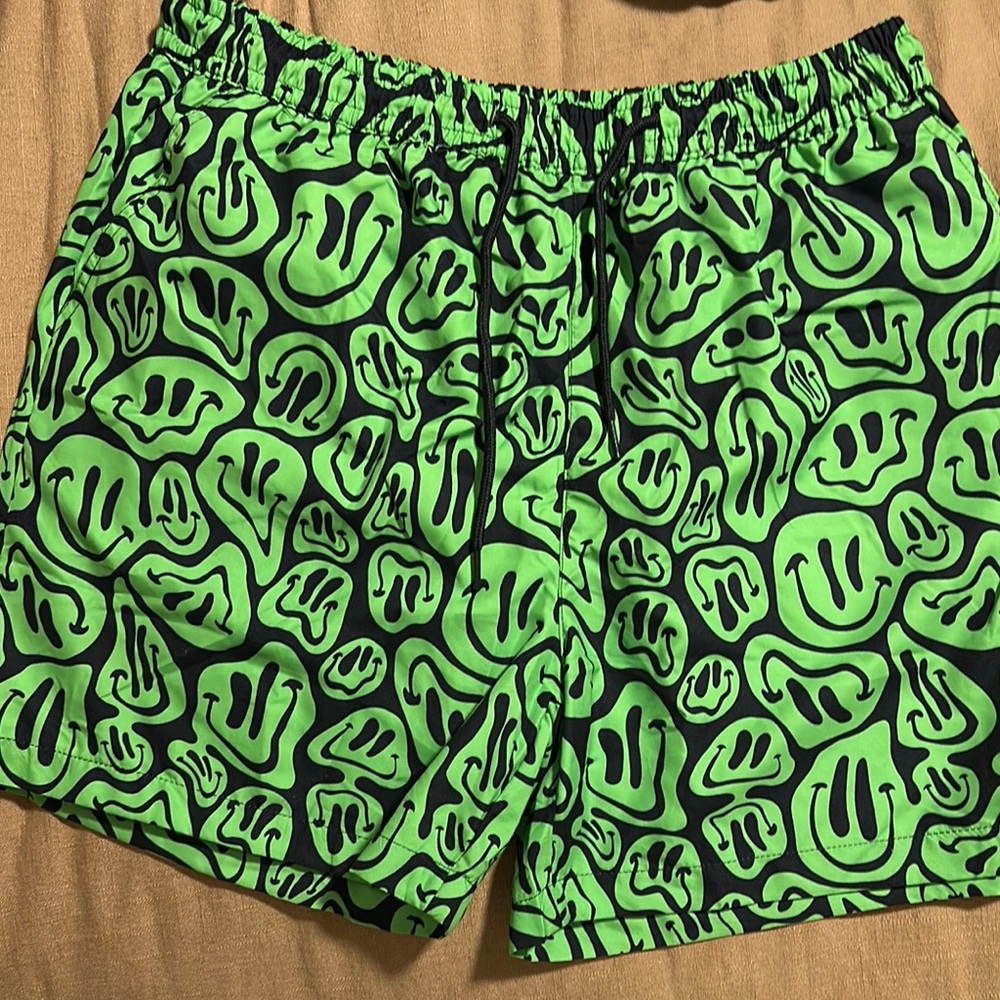 iHeartRaves size XXL unworn